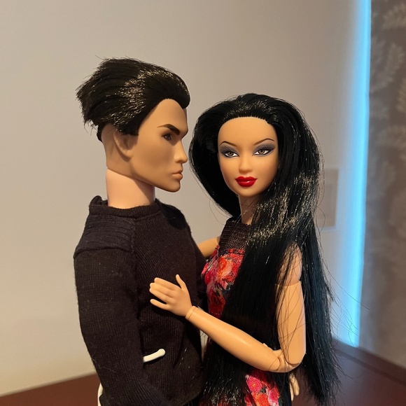 Barbie Doll 2009 Basics Collection 001, Model 05 - Picture 2 of 8